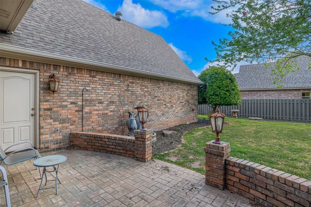 336 Briars Court, Bossier City, LA 71111