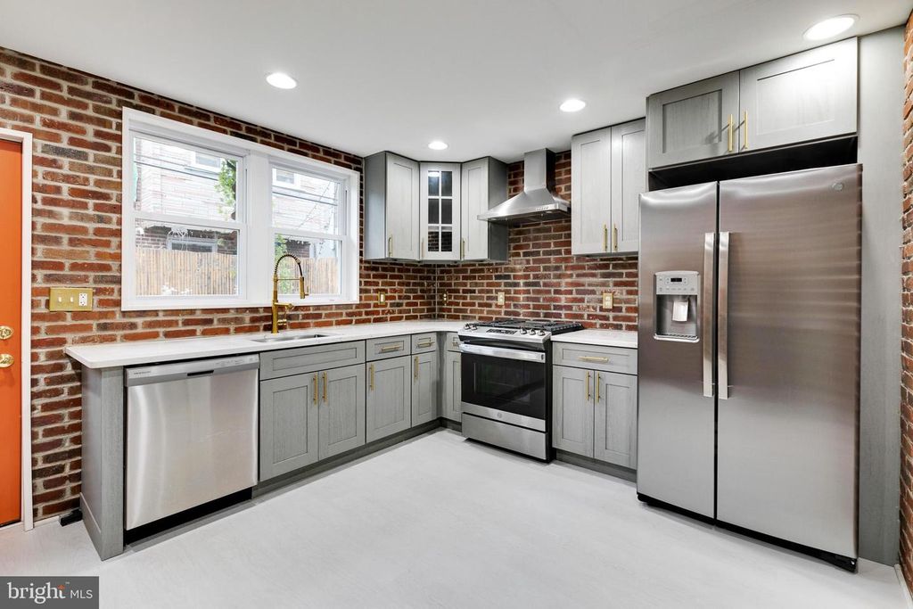 1903 S WARNOCK ST, Philadelphia, PA 19148