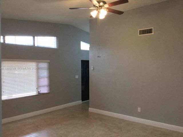 2110 NW 185th Ter, Miami Gardens, FL 33056