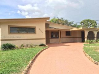 2110 NW 185th Ter, Miami Gardens, FL 33056