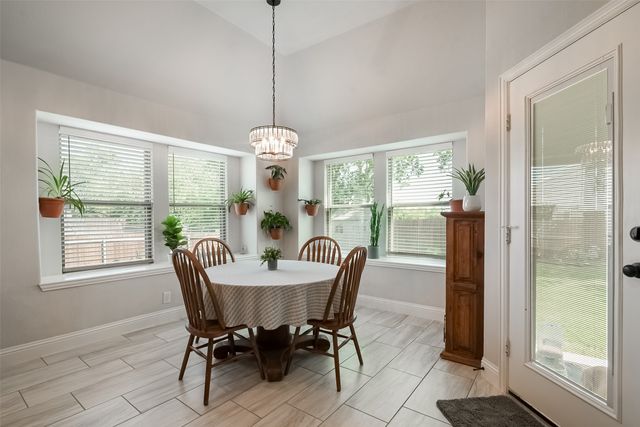 201 Providence Drive, Van Alstyne, TX 75495