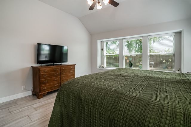 201 Providence Drive, Van Alstyne, TX 75495