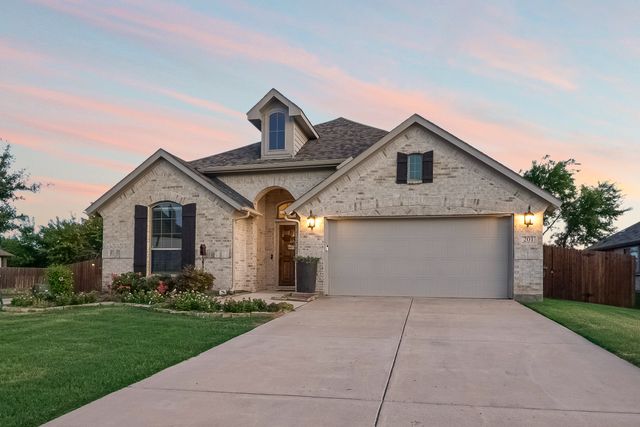 201 Providence Drive, Van Alstyne, TX 75495