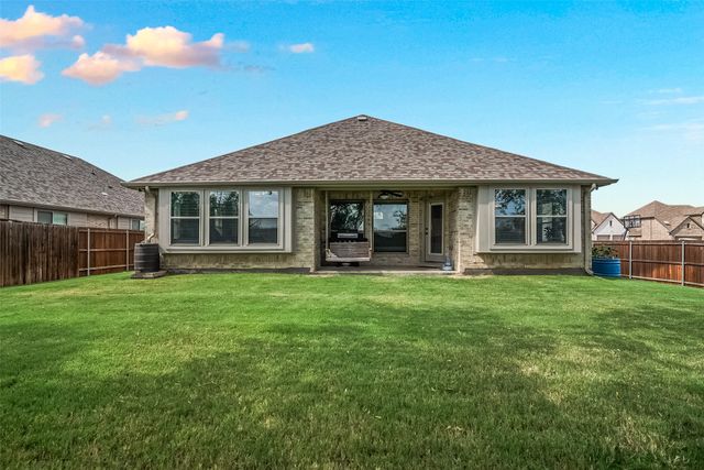 201 Providence Drive, Van Alstyne, TX 75495