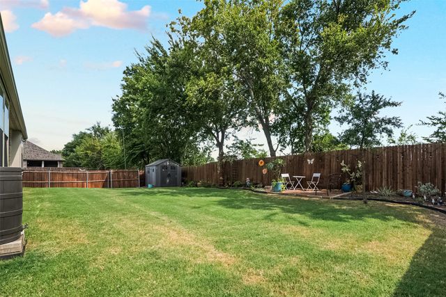 201 Providence Drive, Van Alstyne, TX 75495