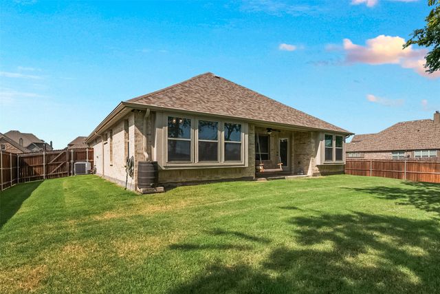 201 Providence Drive, Van Alstyne, TX 75495
