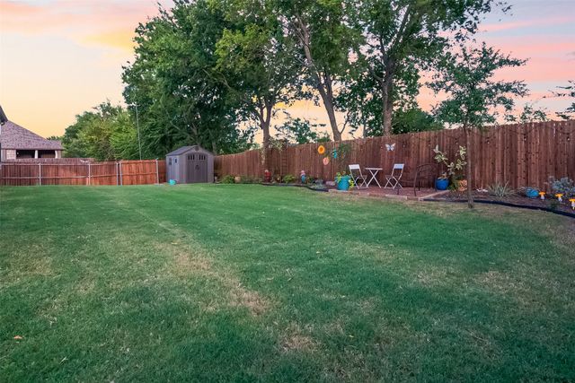 201 Providence Drive, Van Alstyne, TX 75495