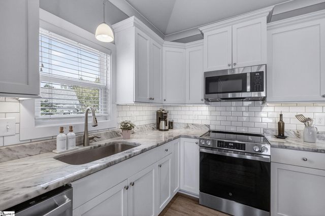 226 Stone River Way, Taylors, SC 29687