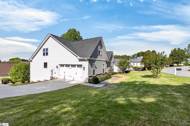 226 Stone River Way, Taylors, SC 29687