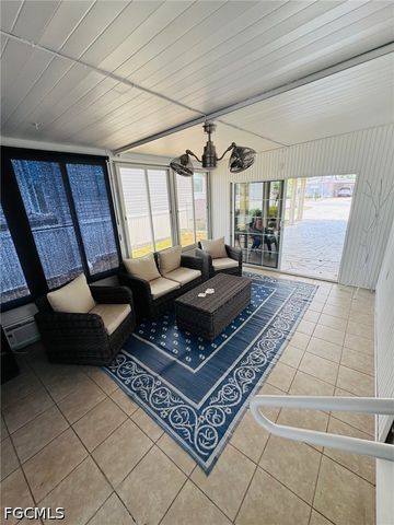 11321 Bougainvillea LN, Fort Myers Beach, FL 33931