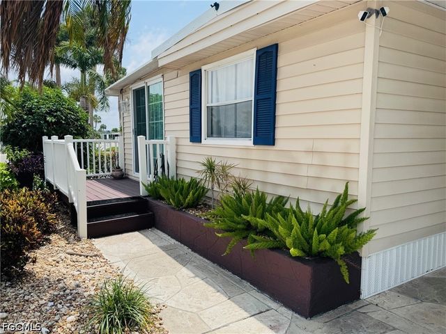 11321 Bougainvillea LN, Fort Myers Beach, FL 33931