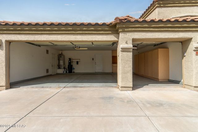 8133 N High Branch Drive, Tucson, AZ 85743