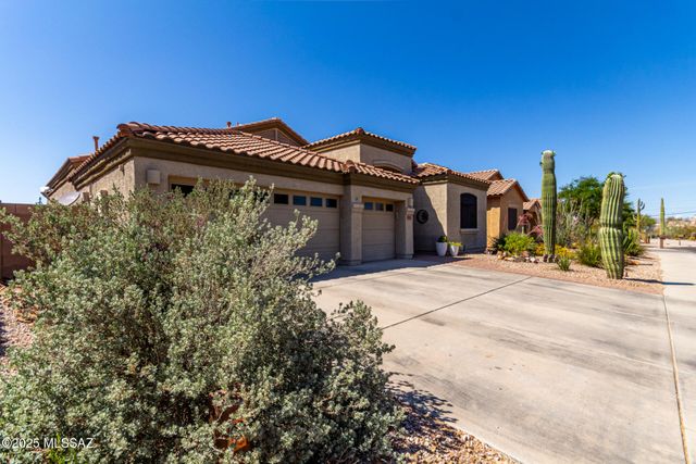 8133 N High Branch Drive, Tucson, AZ 85743