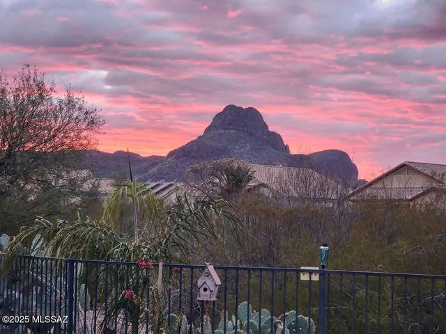 8133 N High Branch Drive, Tucson, AZ 85743