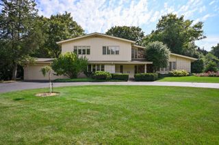 15 Croydon Lane, Oak Brook, IL 60523