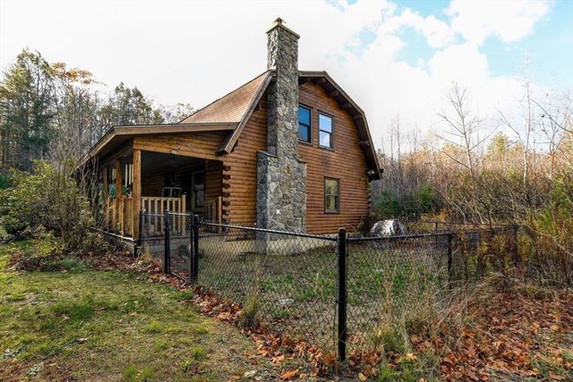 23 Dana Rd, Petersham, MA 01366