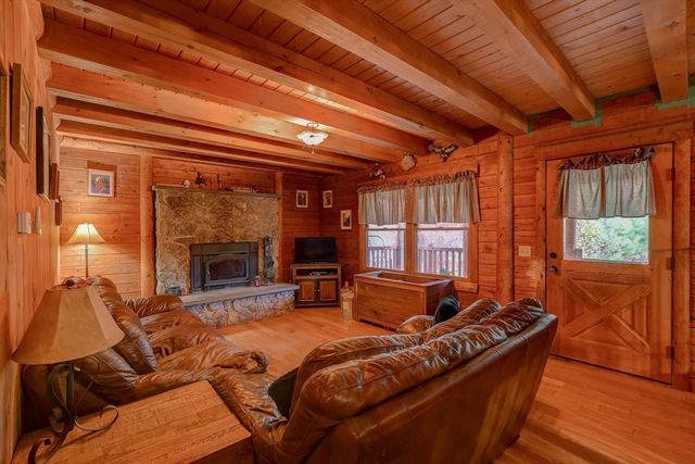 23 Dana Rd, Petersham, MA 01366