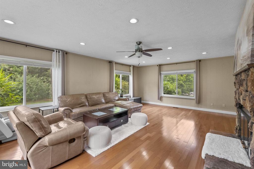 Image 10 of property listing at 6620 PRESTWICK DR, Highland, MD 20777