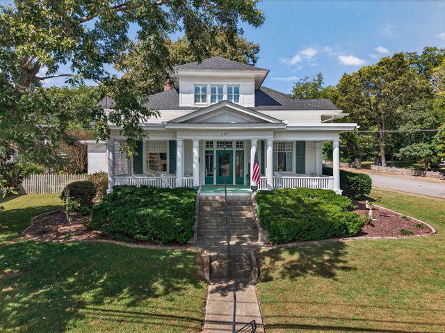 310 Mulberry Ave, Fayetteville, TN 37334