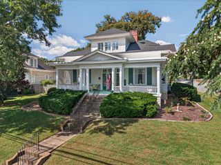 310 Mulberry Ave, Fayetteville, TN 37334