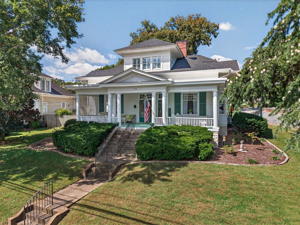 310 Mulberry Ave, Fayetteville, TN 37334