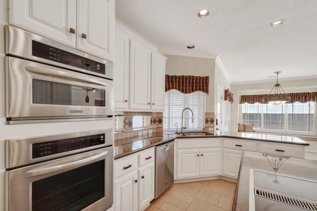 3910 S Beechwood Court, Houston, TX 77059