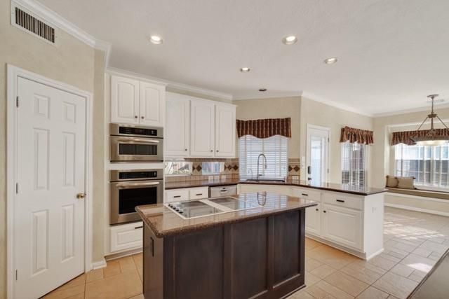 3910 S Beechwood Court, Houston, TX 77059