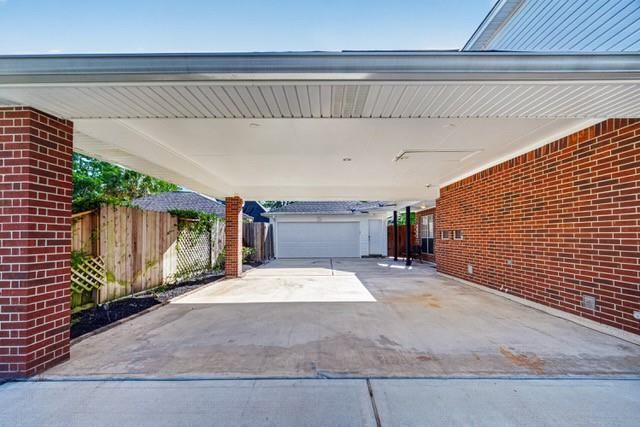 3910 S Beechwood Court, Houston, TX 77059