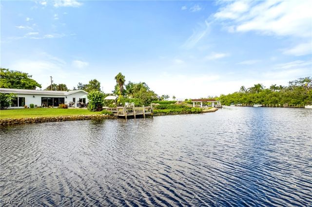 2271 Harbor RD, Naples, FL 34104