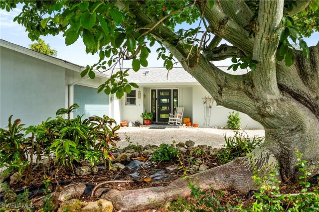 2271 Harbor RD, Naples, FL 34104