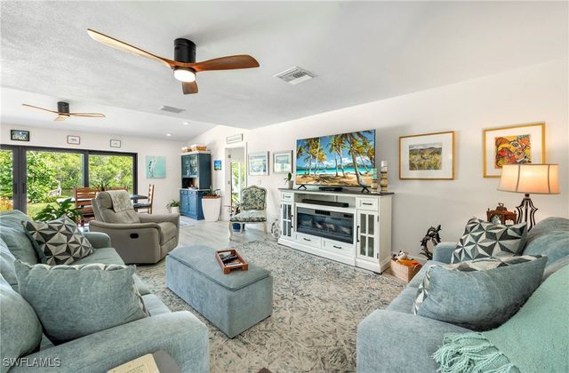 2271 Harbor RD, Naples, FL 34104