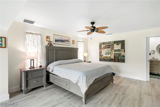 2271 Harbor RD, Naples, FL 34104