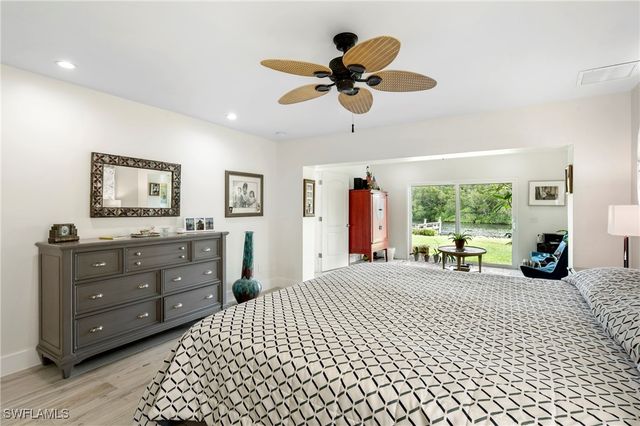 2271 Harbor RD, Naples, FL 34104