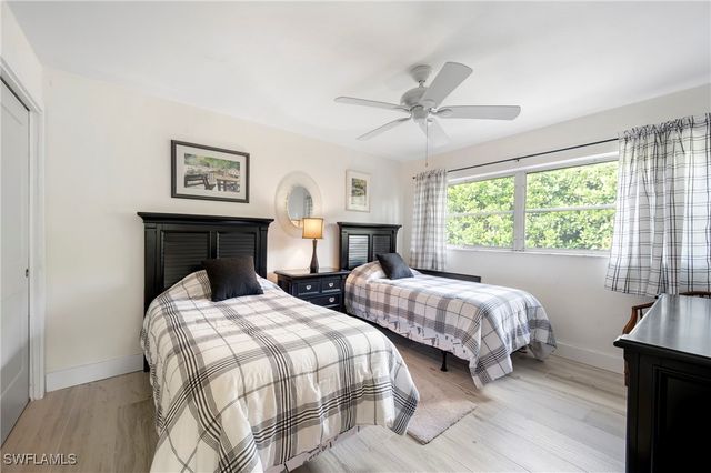 2271 Harbor RD, Naples, FL 34104