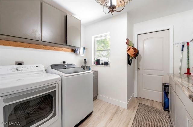 2271 Harbor RD, Naples, FL 34104