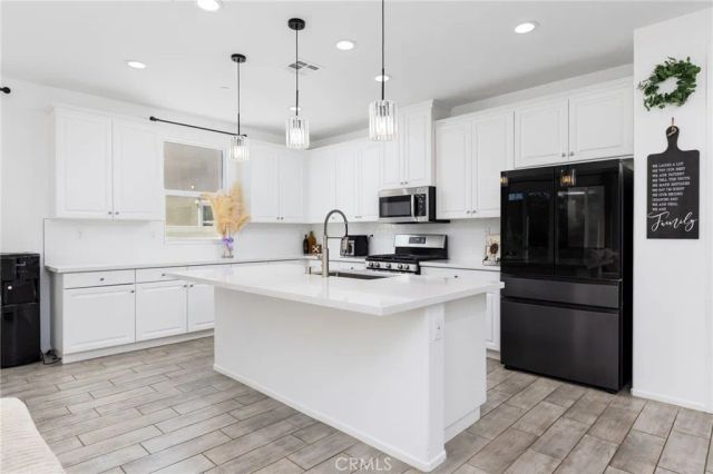 2735 Moonshimmer, Hemet, CA 92543