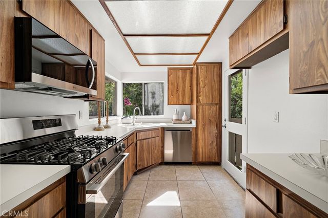39 Rockwood 23, Irvine, CA 92614