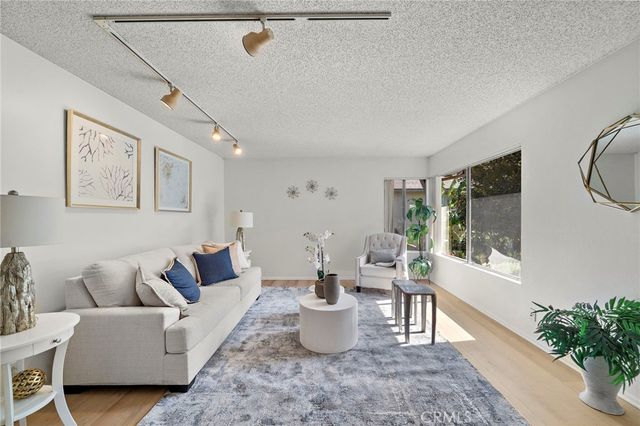 39 Rockwood 23, Irvine, CA 92614