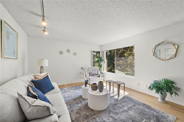 39 Rockwood 23, Irvine, CA 92614