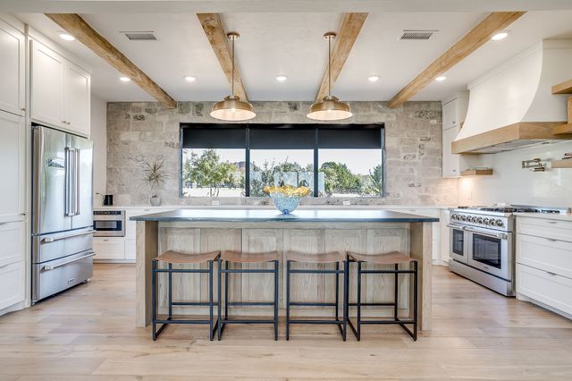 1078 Kingsley Court, Weatherford, TX 76087