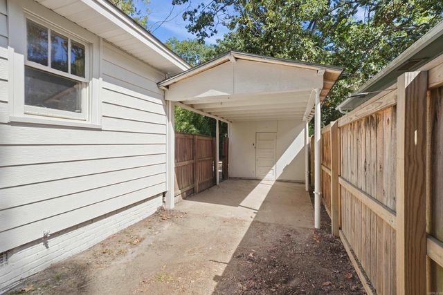 1807 Alden Ln, Little Rock, AR 72207