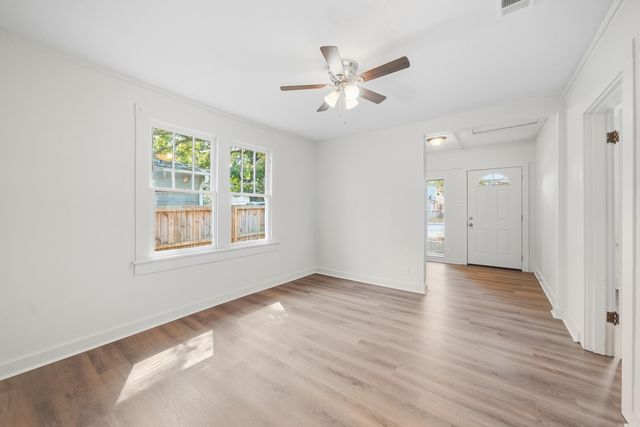 1807 Alden Ln, Little Rock, AR 72207