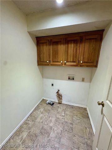 9515 Kingswalk, Fort Smith, AR 72908