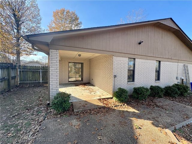 9515 Kingswalk, Fort Smith, AR 72908