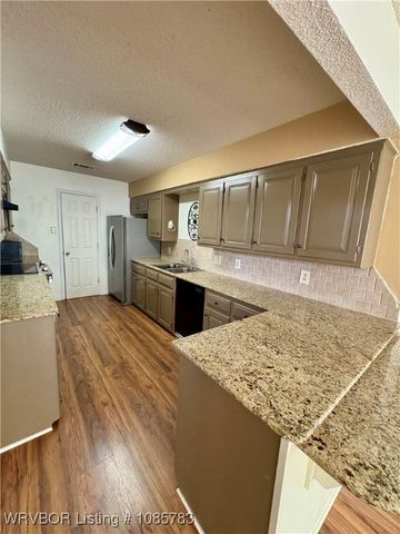 9515 Kingswalk, Fort Smith, AR 72908