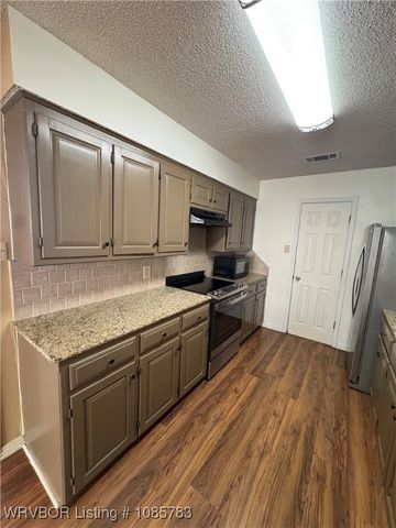 9515 Kingswalk, Fort Smith, AR 72908