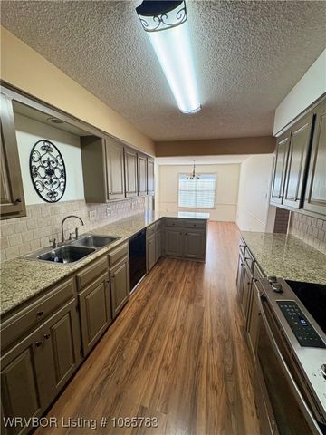 9515 Kingswalk, Fort Smith, AR 72908