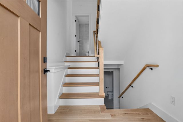 37 Kingston St R, Somerville, MA 02144