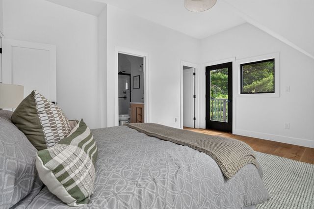 37 Kingston St R, Somerville, MA 02144