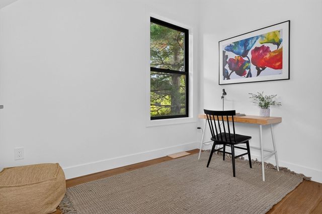 37 Kingston St R, Somerville, MA 02144